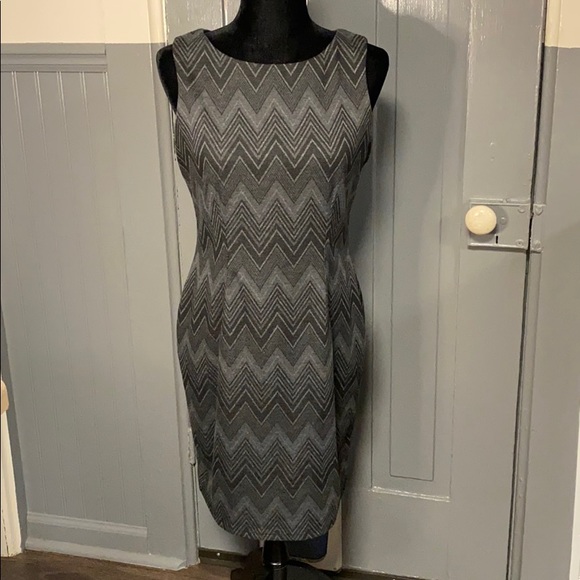 Nine West Dresses & Skirts - Nine West Gray & Black Chevron Print Sheath Dress